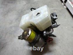 2001-2002 Toyota 4 Runner ABS Anti Lock Brake Booster Assembly 47210-35040
